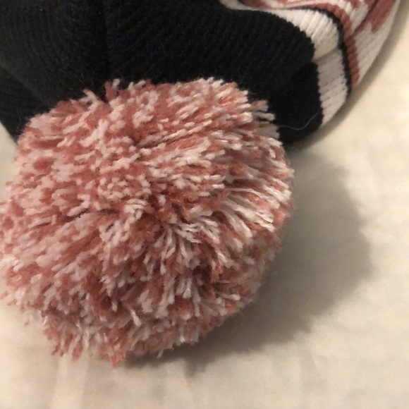PINK NATION VICTORIA SECRET WINTER POM POM HAT - Picture 6 of 7